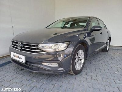 Second-hand VW Passat Advance 150 CP (110 kW) 2021 Gri mediu  normal Berlinǎ