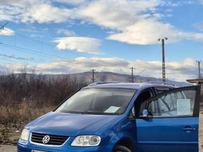 Albastru Utilizat 2004 VW Touran Monovolum | 2.499 EUR (Preț OK)