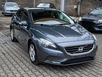 Second-hand Volvo V40 Kinetic 115 CP (84 kW) 2012 Culoaregri Hatchback