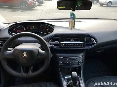 Second-hand Peugeot 308 120 CP (88 kW) 2014 Berlinǎ