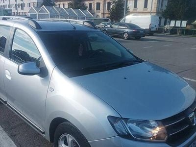 Second-hand Dacia Logan Lauréate 90 CP (66 kW) 2015 Culoareargint Berlinǎ