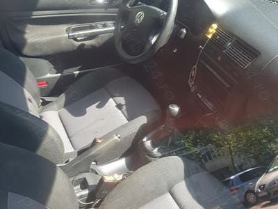 Second-hand VW Golf IV 90 CP (66 kW) 2001 Albastru Hatchback