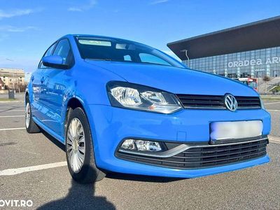 Second-hand VW Polo Comfortline 90 CP (66 kW) 2015 Culoarealbastru