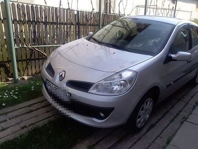 Second-hand Renault Clio III 75 CP (55 kW) 2007 Argintiu Hatchback