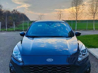Second-hand Ford Kuga ST-Line 225 CP (165 kW) 2023 Culoarealbastru SUV