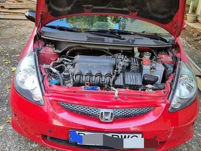 Culoarerosu Utilizat 2007 Honda Jazz Hatchback | 2.900 EUR
