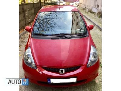 Second-hand Honda Jazz 83 CP (61 kW) 2006 Rosu Hatchback