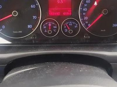 Utilizat 2006 VW Touran Monovolum | 2.700 EUR