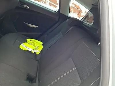 Second-hand Opel Astra 110 CP (80 kW) 2011 Break