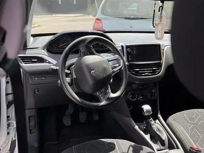Second-hand 2018 Peugeot 2008 SUV | 12.000 EUR (Puțin scump)