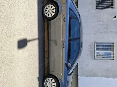 Gri Utilizat 2002 Audi A4 Berlinǎ | 2.090 EUR (Puțin scump)