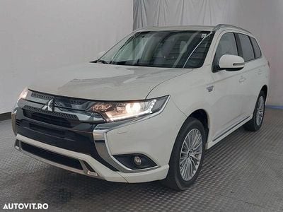 Second-hand Mitsubishi Outlander P-HEV 224 CP (164 kW) 2020 Culoarealb SUV