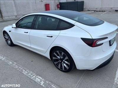 Second-hand Tesla Model 3 208 kW (283 CP) 2023 Culoarealb Berlinǎ