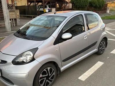 Gri Utilizat 2007 Toyota Aygo Hatchback | 4.900 EUR