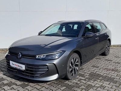 Gri mediu normal Second-hand 2024 VW Passat Business | 35.599 EUR