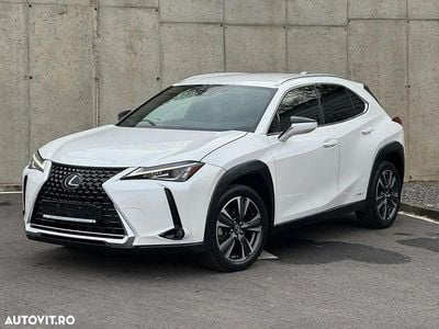 Second-hand Lexus UX 250h Executive Line 177 CP (130 kW) 2020 Culoarealb SUV