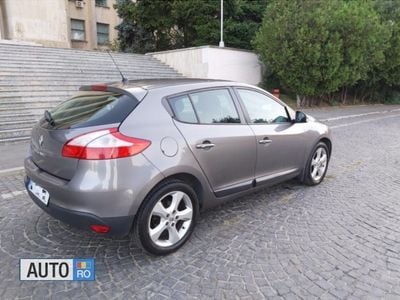 Gri Utilizat 2011 Renault Mégane III Hatchback | 5.350 EUR (Scump)