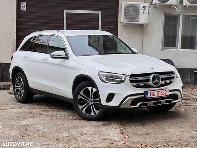 Second-hand Mercedes GLC300 Exclusive 245 CP (180 kW) 2022 Alb SUV