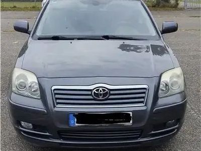 second-hand Toyota Avensis 1.8 Sdn. Sol