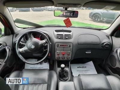 Second-hand Alfa Romeo 147 140 CP (102 kW) 2006 Rosu Hatchback
