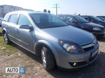 Gri Utilizat 2005 Opel Astra Break | 2.600 EUR (Preț OK)