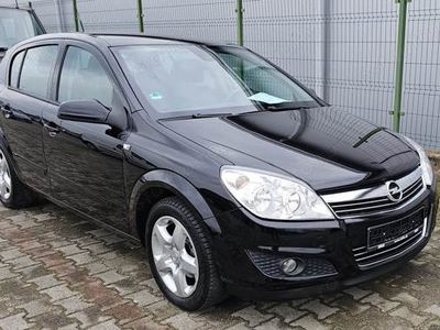 second-hand Opel Astra - an 2007 - benzina