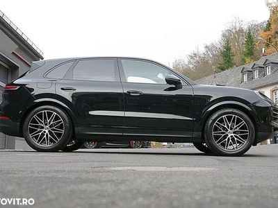 Culoarenegru Utilizat 2025 Porsche Cayenne SUV | 81.900 EUR