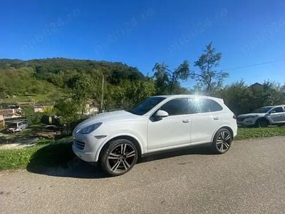 Second-hand Porsche Cayenne Platinum Edition 245 CP (180 kW) 2014 Alb SUV