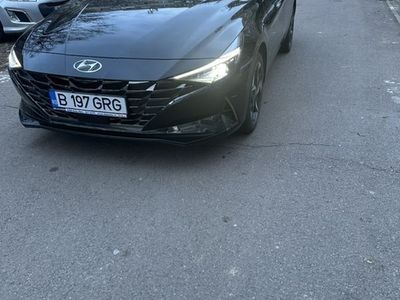 second-hand Hyundai Elantra 1.6 l 123 CP CVT Exclusive Navi