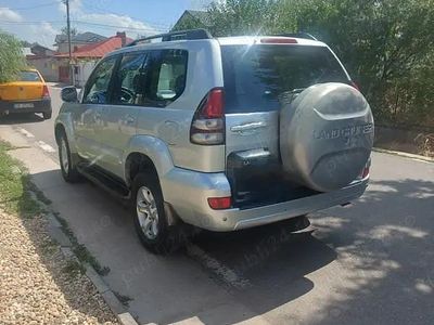 Gri Utilizat 2005 Toyota Land Cruiser SUV | 10.500 EUR (Super Preț)