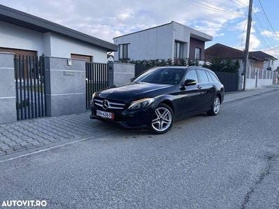Second-hand Mercedes C200 Avantgarde Edition 136 CP (100 kW) 2016 Culoarenegru Break