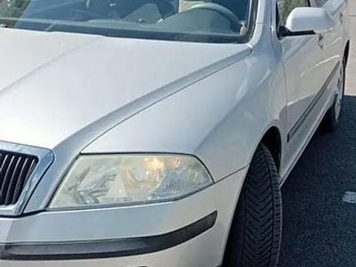 Argintiu Utilizat 2005 Skoda Octavia Break | 2.700 EUR (Puțin scump)