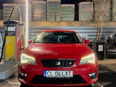 Culoarerosu Utilizat 2013 Seat Leon FR Hatchback | 8.200 EUR (Scump)