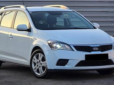 Culoarealb Second-hand 2012 Kia Ceed Best Hatchback | 3.280 EUR (Super Preț)