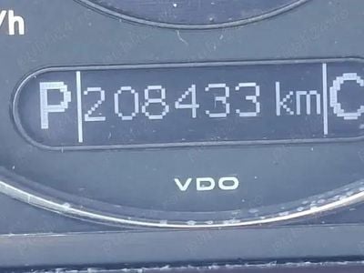 Second-hand Mercedes CLK200 120 CP (88 kW) 2003 Argintiu Coupe