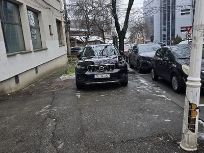 Negru Second-hand 2021 Volvo XC40 SUV | 24.800 EUR (Preț OK)