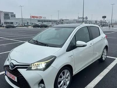 Alb Utilizat 2014 Toyota Yaris Hybrid Hatchback | 8.900 EUR