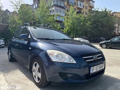 Second-hand Kia Ceed 109 CP (80 kW) 2007 Albastru Hatchback