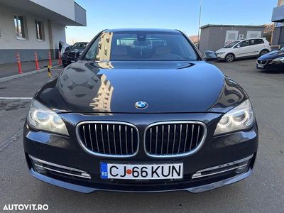 Culoaregri Utilizat 2014 BMW 740 Exclusive Berlinǎ | 15.165 EUR