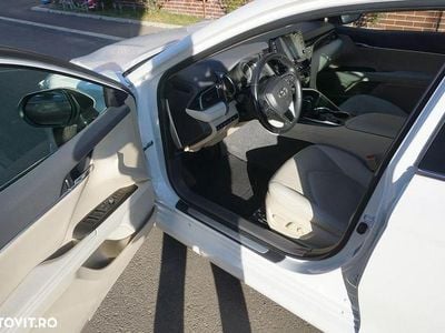 Culoarealb Second-hand 2021 Toyota Camry Berlinǎ | 29.800 EUR (Preț OK)