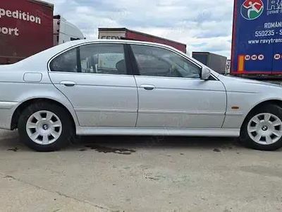 Argintiu Utilizat 2001 BMW 520 Berlinǎ | 7.900 EUR
