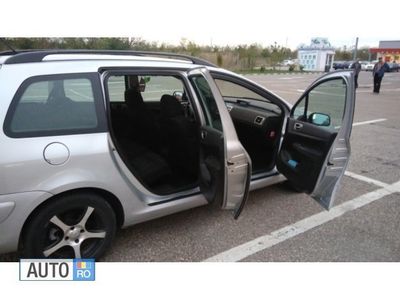 Argintiu Utilizat 2005 Peugeot 307 Break | 2.500 EUR (Puțin scump)