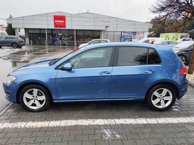 Albastru Second-hand 2013 VW Golf VII Hatchback | 7.999 EUR (Preț bun)