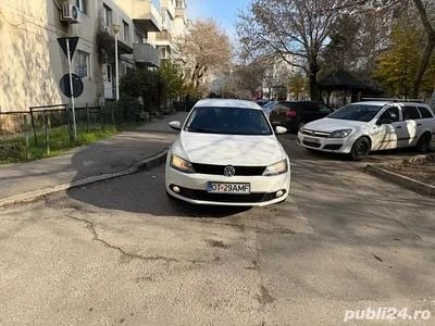 Second-hand VW Jetta 105 CP (77 kW) 2014 Berlinǎ