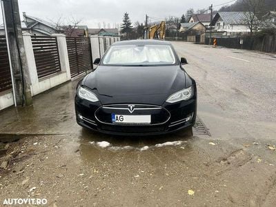 Second-hand Tesla Model S 269 kW (367 CP) 2015 Culoarenegru Hatchback