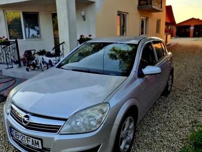 Gri Utilizat 2007 Opel Astra Hatchback | 2.200 EUR (Puțin scump)
