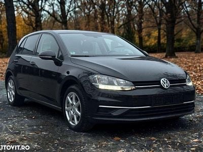 Culoarenegru Utilizat 2020 VW Golf VII Comfortline Hatchback | 12.990 EUR (Super Preț)