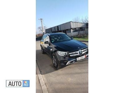 Second-hand Mercedes GLK250 202 CP (148 kW) 2022 Negru SUV