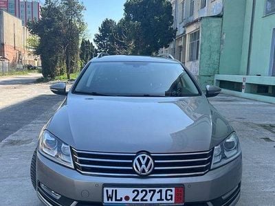 Second-hand VW Passat Highline 140 CP (102 kW) 2012 Culoaremaro Break