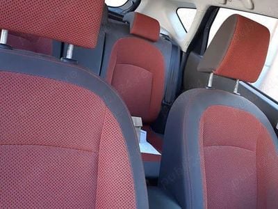 Rosu Utilizat 2008 Nissan Qashqai SUV | 2.900 EUR (Preț bun)